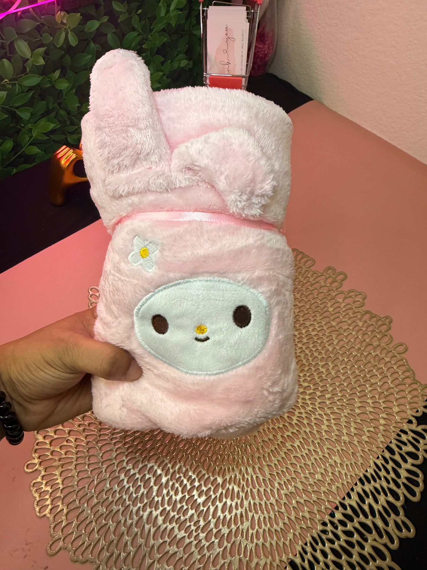 🐾 Cozy Up with the Cutest Animal Lap Blankets 🐾