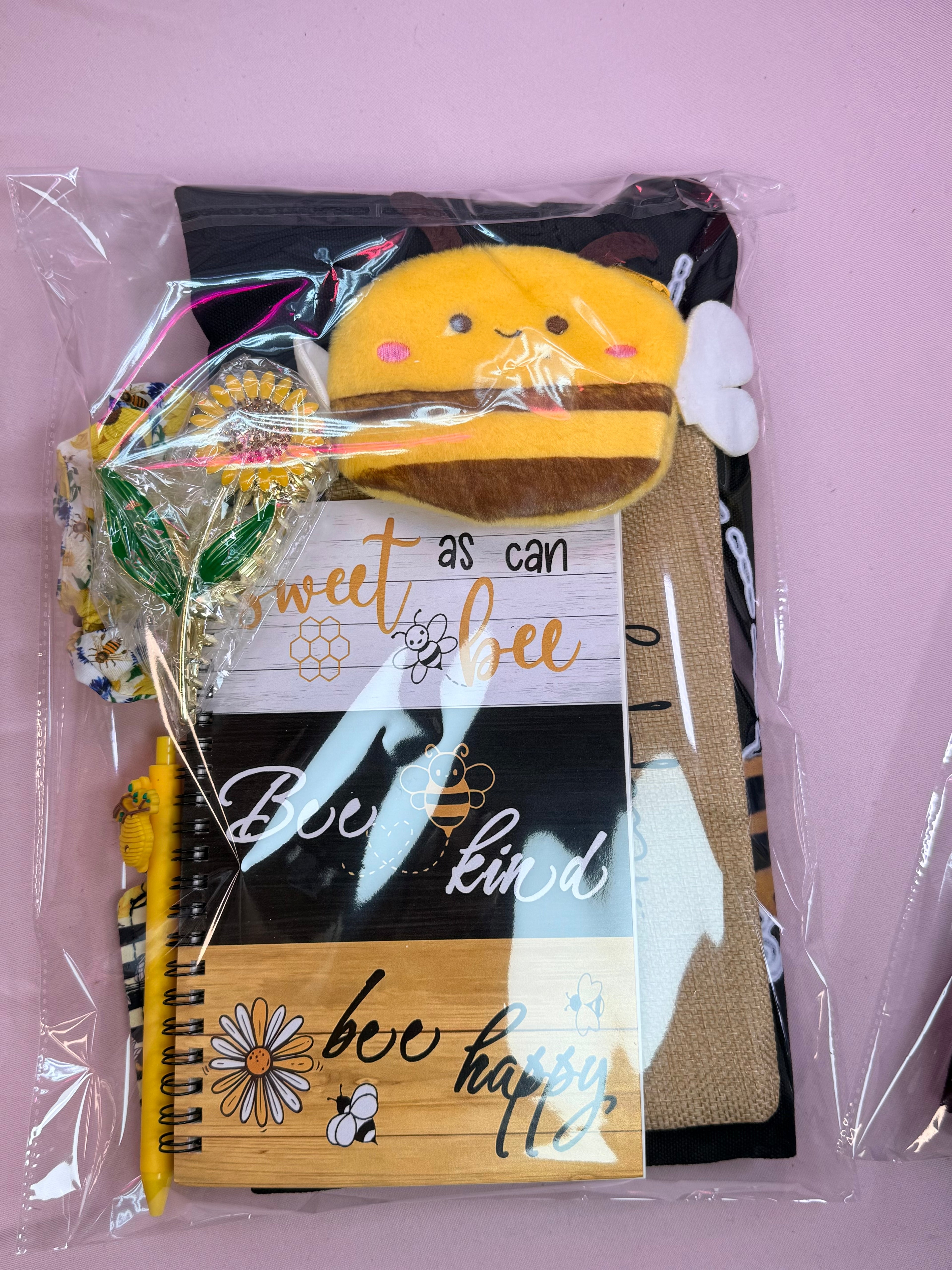 🐝✨ FREE BEE BUNDLE ✨🐝 - Only 4 Left!!